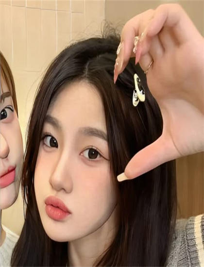 《金枝欲孽》独家揭秘：摄影的镜头语言与画面构图 探索艺术与技术的完美结合